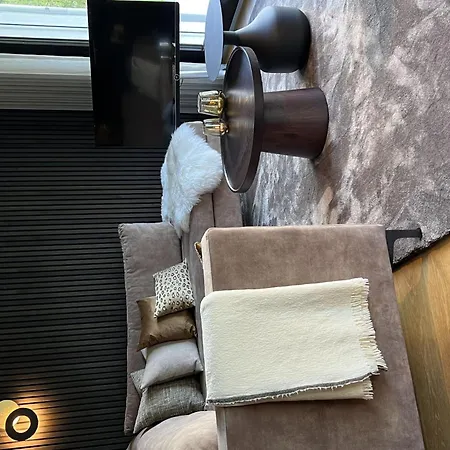 Hollywood 1 Appartement-fewo 6-bettwohnung By Interhome *