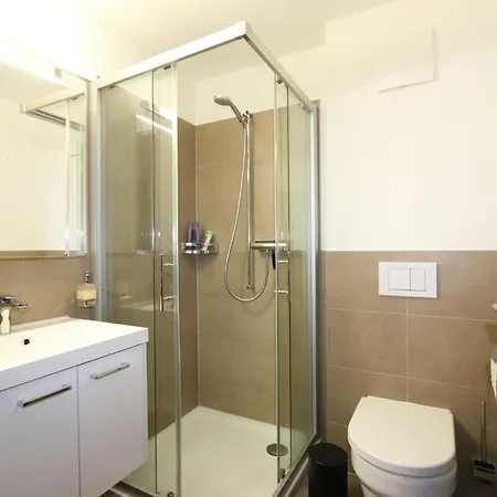 Apartment Hollywood 1 Appartement-fewo 6-bettwohnung By Interhome *